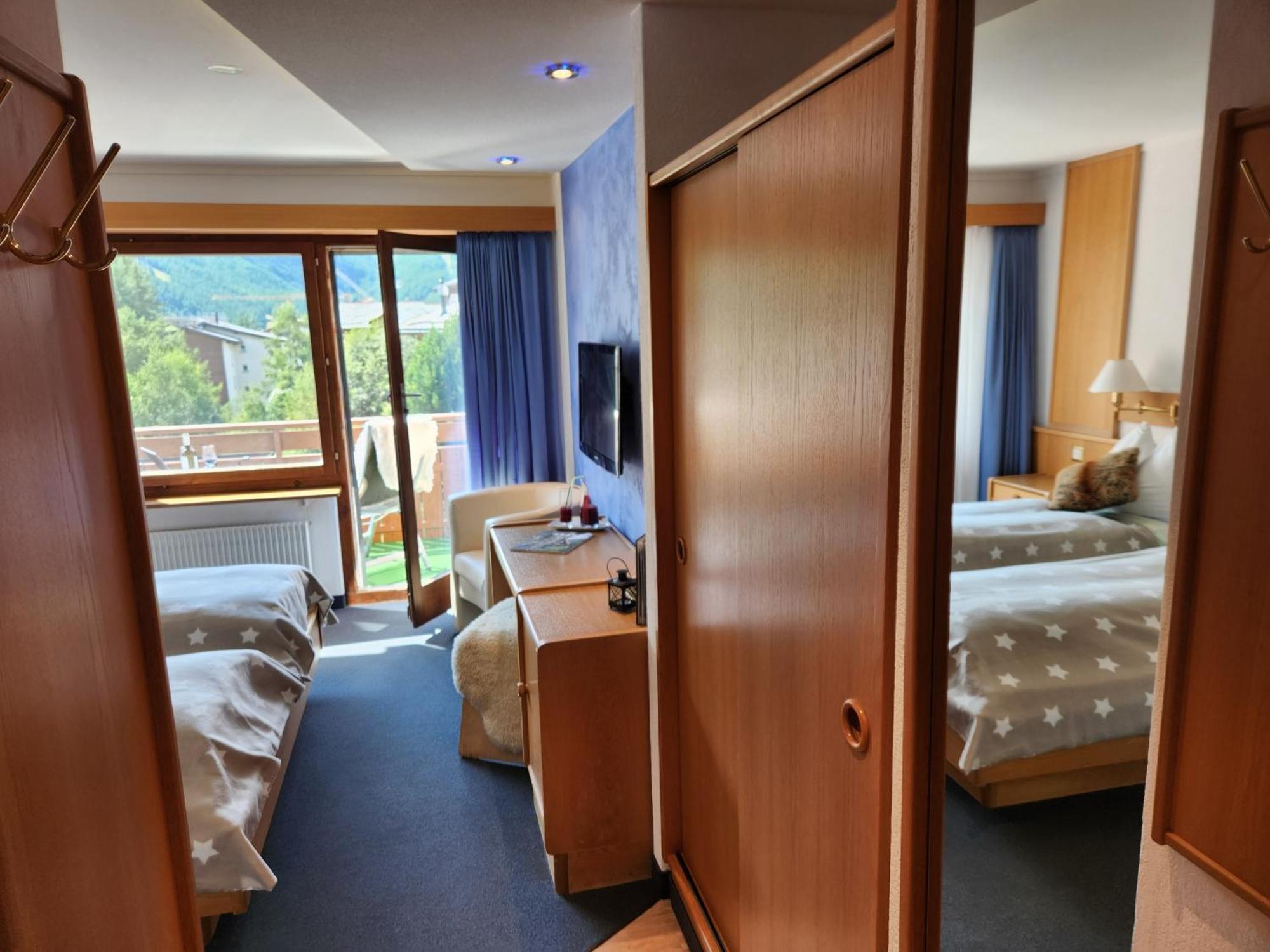 Hotel Etoile & Alpenperle Residences 3* Saas-Fee